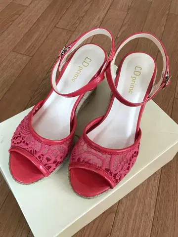 LD prime 핑크 레이스 샌들