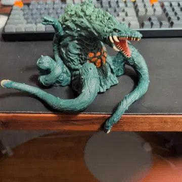 고질라 피규어 비올란테