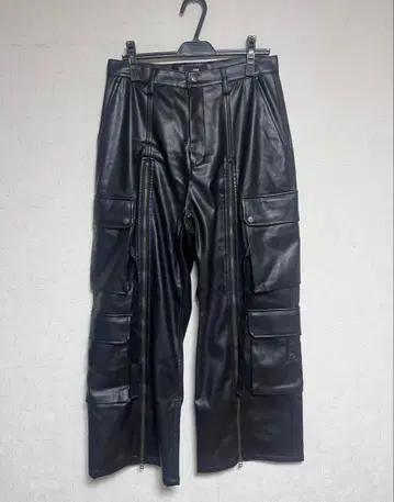 HARE/ZIP 가죽 카고 팬츠