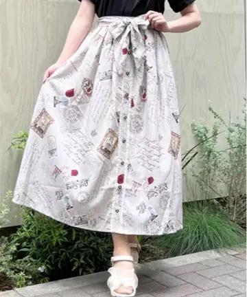 axes femme 본 보야지 패턴 스커트