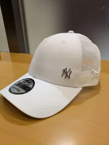 뉴욕 양키스 메쉬 캡 화이트