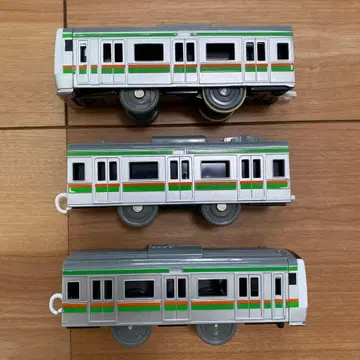 프라레일 E233계 쇼난색