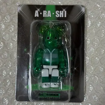 아라시 전시회 베어브릭 그린
