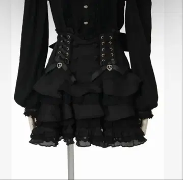 LIZLISA 리즈리사 레이스업 티어드 치마바지 블랙