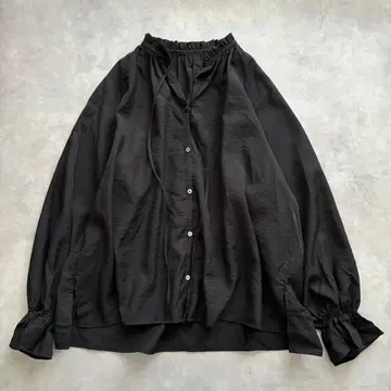 새상품급 Spick & Span 프릴 칼라 볼륨 슬리브 블라우스 블랙