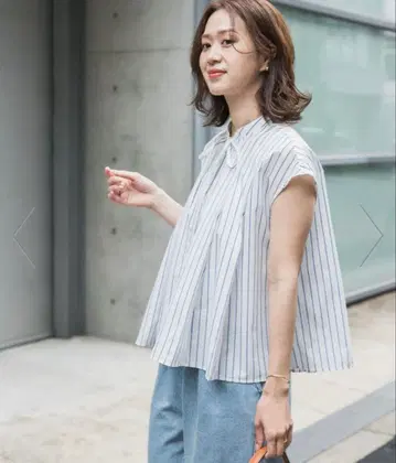 스트라이프 리본 플레어 프렌치 블라우스