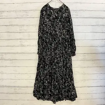 ZARA 꽃무늬 티어드 롱 원피스 M 블랙 화이트 플레어 페미닌