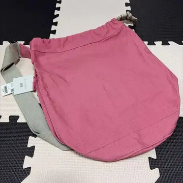 유니클로 숄더백 새상품