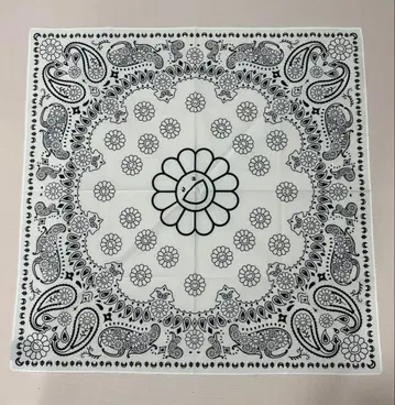 무라카미 다카시 카이카이키키 반다나 화이트 블랙