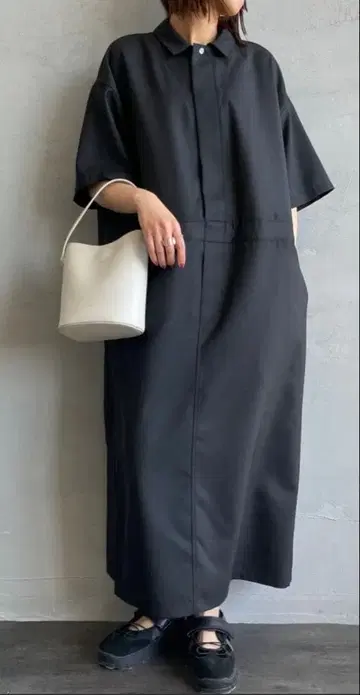 미사용 새상품 mizuiroind 미즈이로 인드 페인터 라이크 원피스