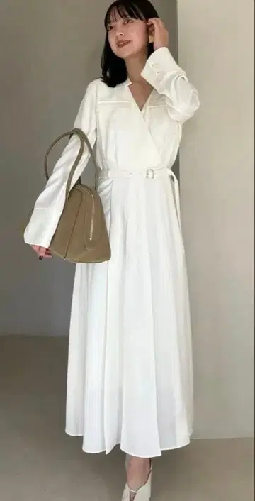 anuans 더블 새틴 노카라 턱 원피스 에크루