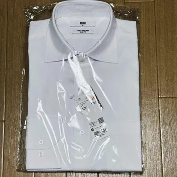 [ 새상품 미사용 ] 유니클로 슈퍼 논아이론 슬림 셔츠/세미 와이드