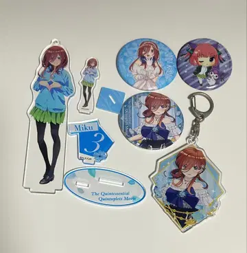5등분의 신부 나카노 미쿠 나카노 니노 아크릴 스탠드 아크릴 키링 캔뱃지
