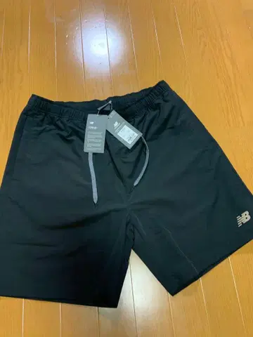 미사용 새상품 뉴발란스 하프 팬츠 AMS55161 L 블랙