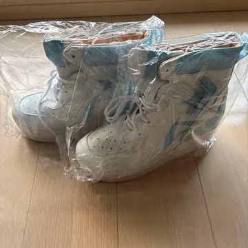 미사용 화이트/블루 하이컷 스니커즈 26cm