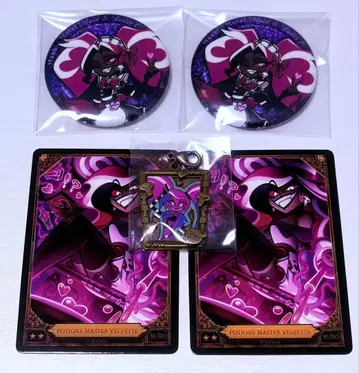 해즈빈 호텔 벨벳 트레이딩 카드 캔뱃지 키링