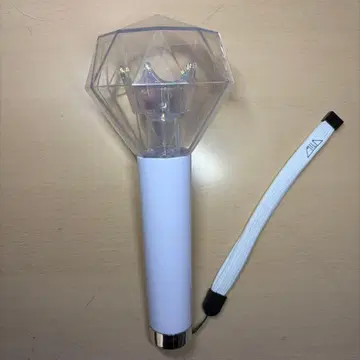 [오늘 한정 가격 ] M!LK 공식 응원봉 밀크 크리스탈 스틱 2