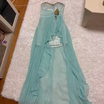 스카이블루 스트랩리스 드레스