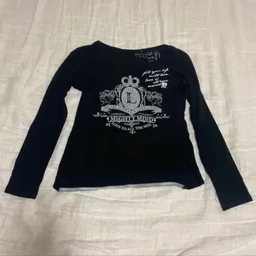 상의 로고T 그런지 헤이세이 갸루 y2k 네오그런지 시크 스타일