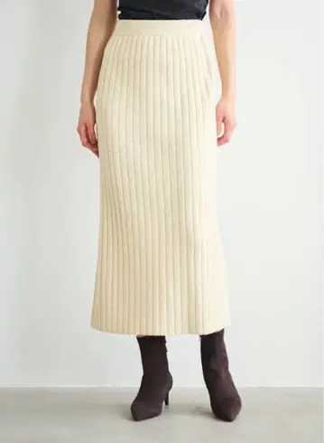 부클 니트 타이트 스커트 LOUNIE