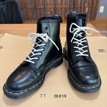 Dr. Martens 블랙 하이컷 부츠 (25cm)