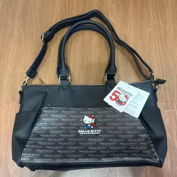 산리오 헬로키티 멀티 포켓 토트백 50주년 기념일