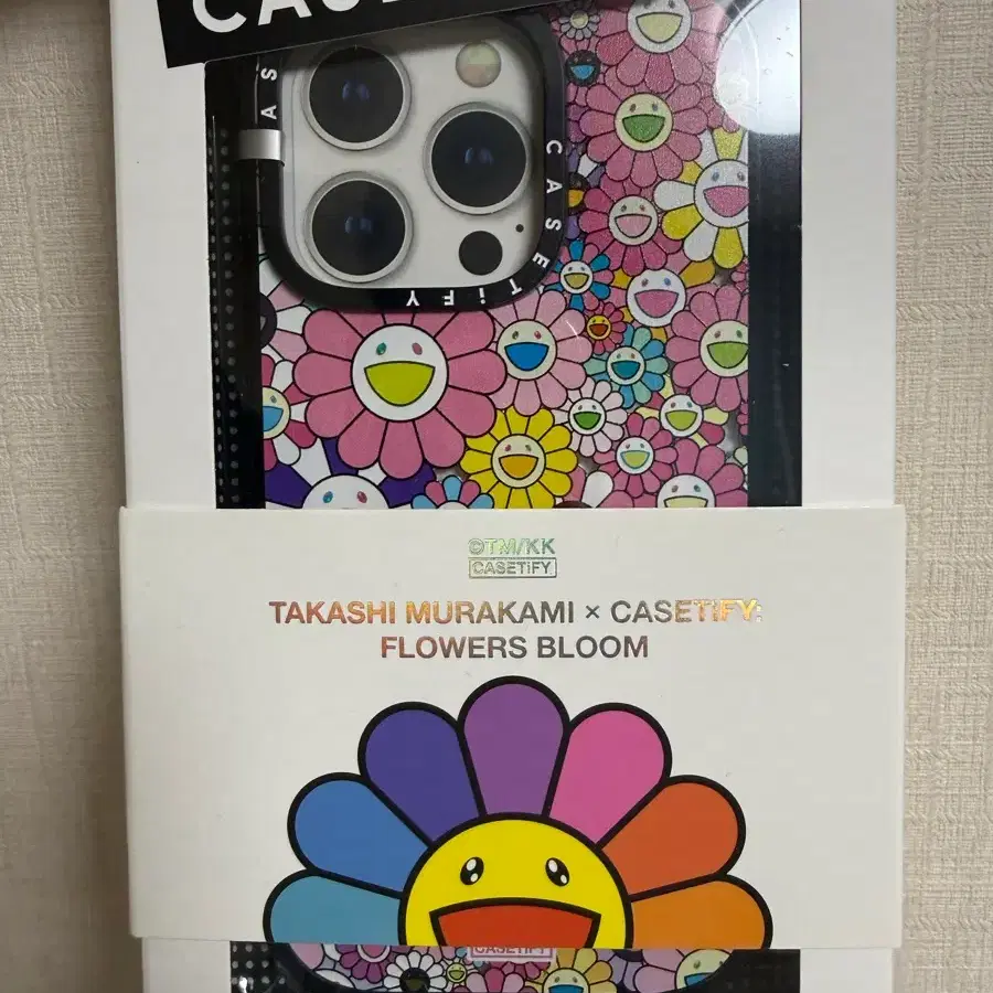 CASSETFY × TAKASHI MURAKAMI Mac book air Takashi Murakami x CASETiFY: Flowers Bloom Smile (Black) Laptop