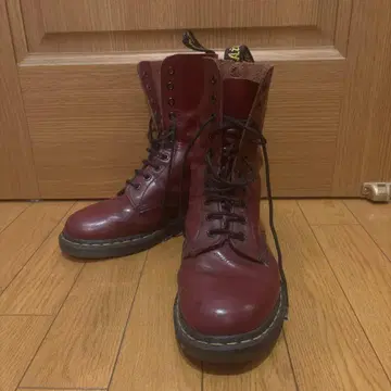 닥터마틴 10홀 부츠