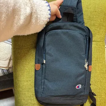 새상품급! Champion 숄더백 다크 블루