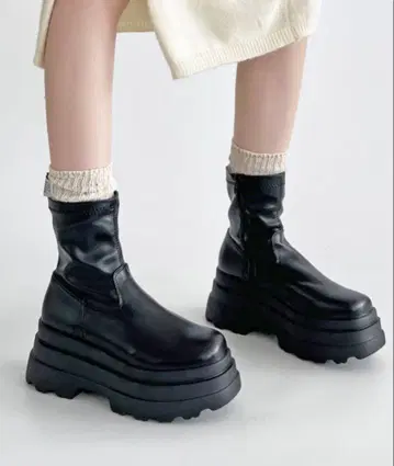 통굽 트리플 밑창 스트레치 핏 숏부츠 2896