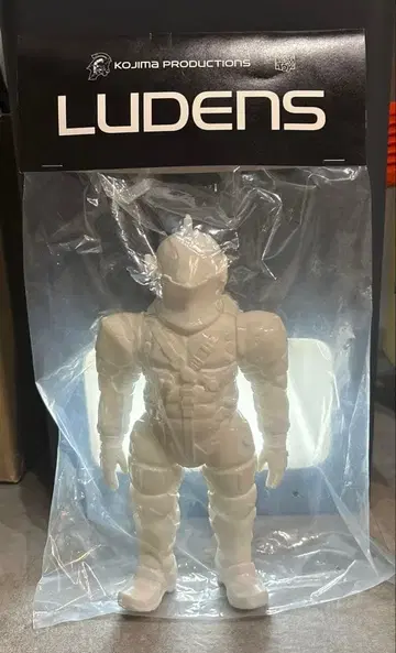메디콤 토이 KOJIMA PRODUCTIONS LUDENS 소프트 비닐