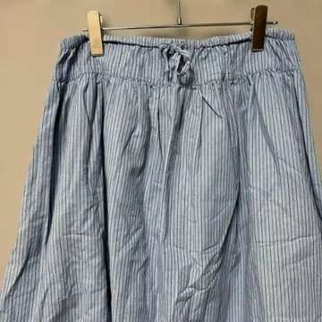 니코앤드 스트라이프 코튼 개더 스커트(F) 종아리 기장 라이트 블루