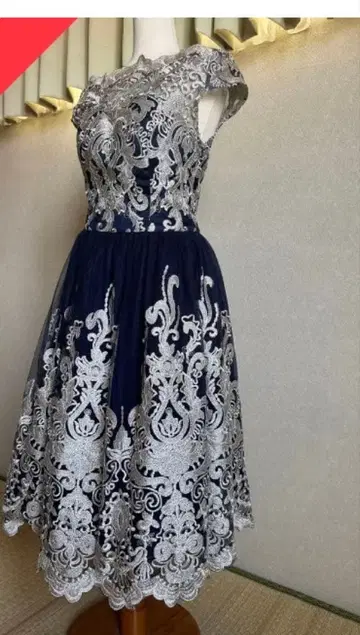 주말 세일 치치 런던 원피스 골드 자수 드레스