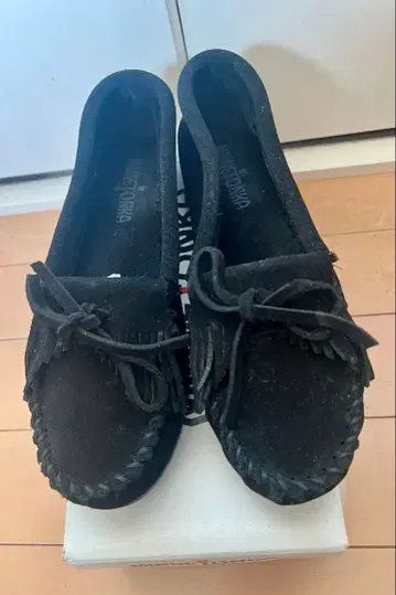 MINNETONKA 미네통카 스웨이드 모카신