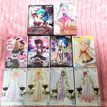 피규어 세트 (하츠네 미쿠, 루비 등)