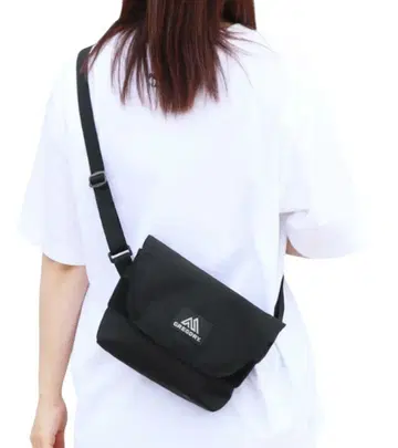 새상품급 GREGORY 티니 메신저 블랙 숄더백