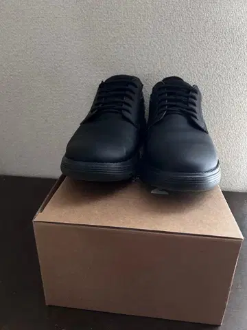 블랙 레이스업 슈즈