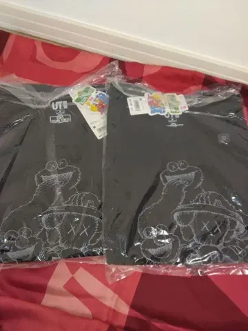 유니클로 KAWS 세트 2