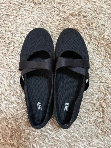 ZARA 크로스 스트랩 발레리나 신발 35 (22.8cm)