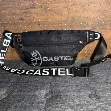 새상품급 CASTELBAJAC 바디백 PASSE