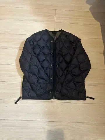 타이온 M65 라이너 W 지퍼 숏 다운 블랙 M