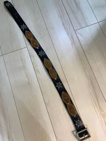 HTC 스터드 벨트