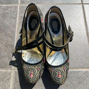 안나수이 꽃무늬 하이힐 펌프스