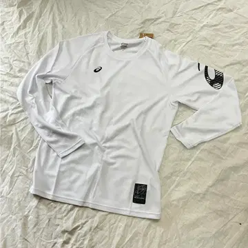 미사용 새상품 아식스 L 사이즈 긴팔 T셔츠 롱티 흰색 화이트 흡한속건
