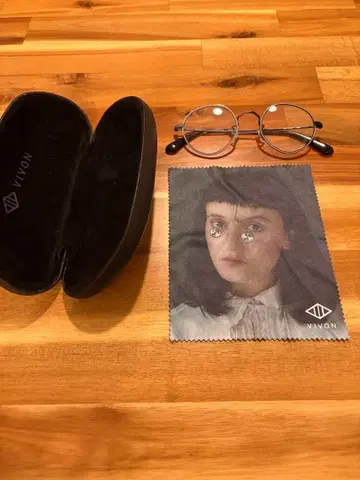 VIVON 실버 라운드 안경 (도수 없음) 케이스 포함