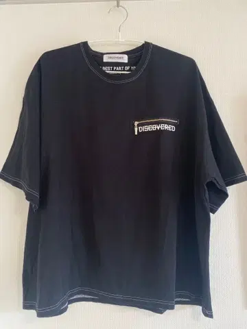 DISCOVERED 디스커버드 지퍼 포켓 T셔츠 블랙