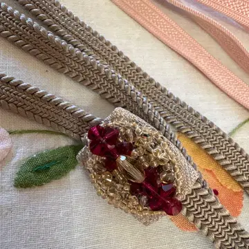 비즈 장식 실버와 핑크 허리띠 오비 고정 띠 1개