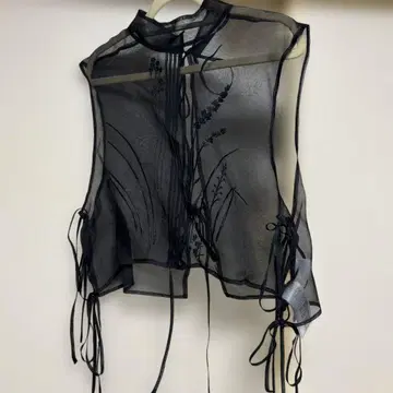 Floral Jacquard Sheer Vest / mame