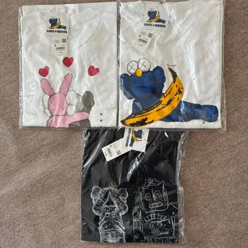 KAWS T셔츠 3장 세트 M 사이즈 화이트 블랙