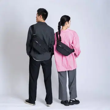 크롬 CHROME 봇 플랩 슬링백 8L 숄더백